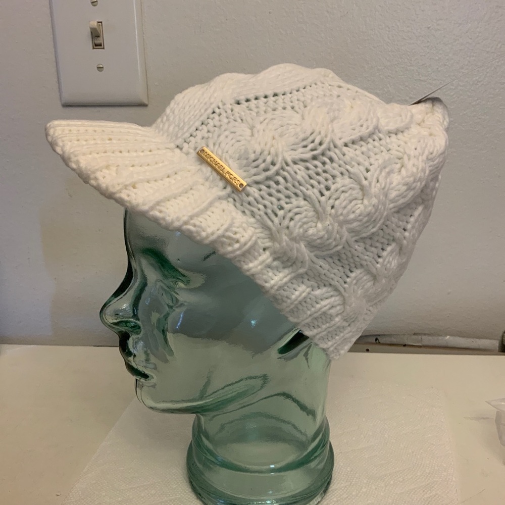 NWT Michael Kors cable white hat.
